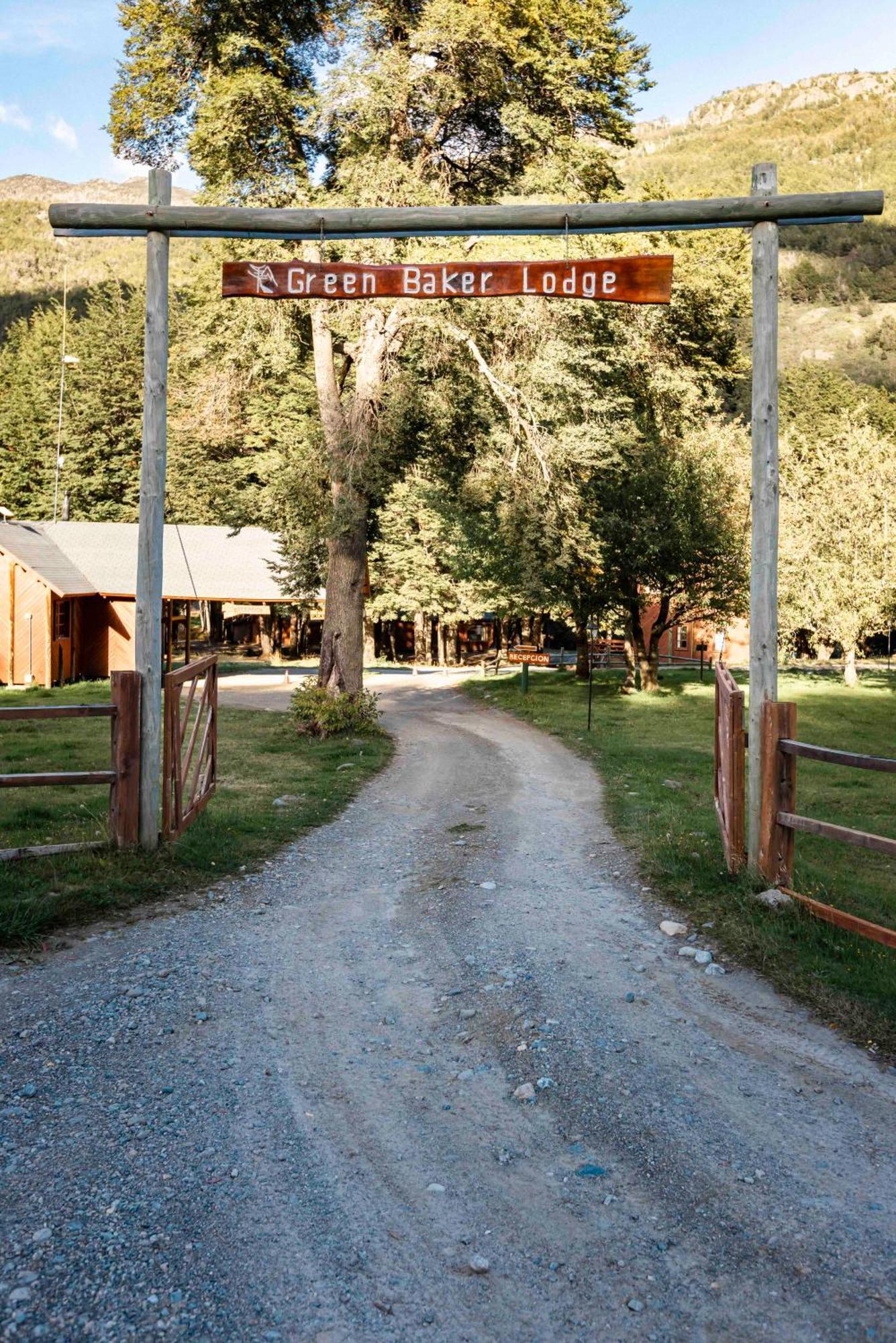 Green Baker Lodge Puerto Bertrand Exterior photo